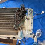 エアコン完全分解作業の参考画像